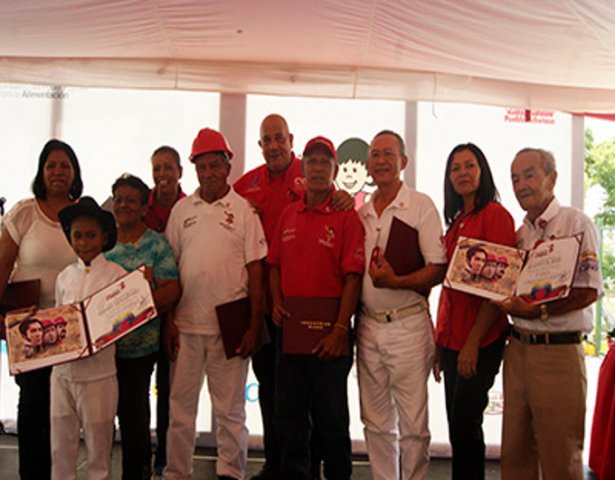 Homenaje a Trabajadores